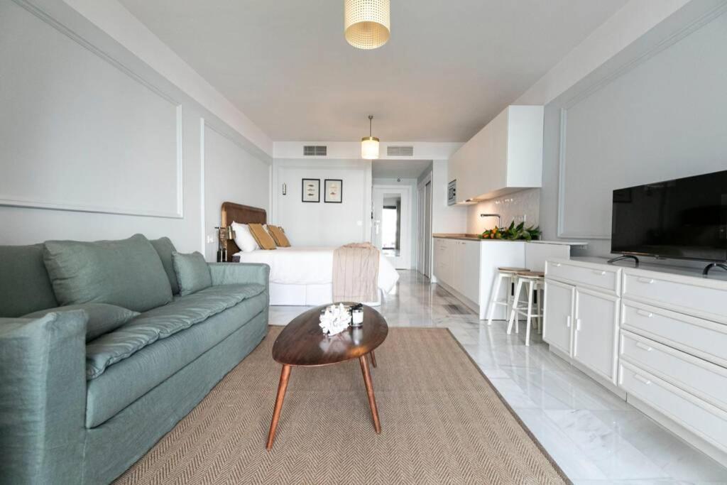 Central & Renovated Studio With Pool In Puerto Banus Apartment Marbella Exterior photo