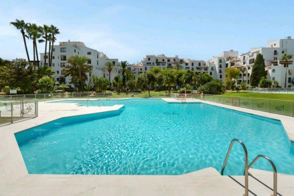 Central & Renovated Studio With Pool In Puerto Banus Apartment Marbella Exterior photo